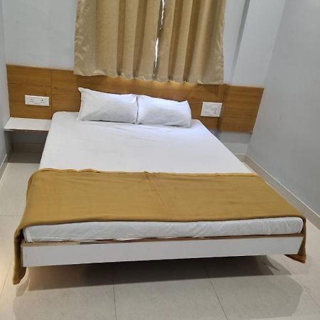 Vivanta Inn Lodge, سولابور المظهر الخارجي الصورة