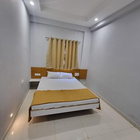 Vivanta Inn Lodge, سولابور المظهر الخارجي الصورة