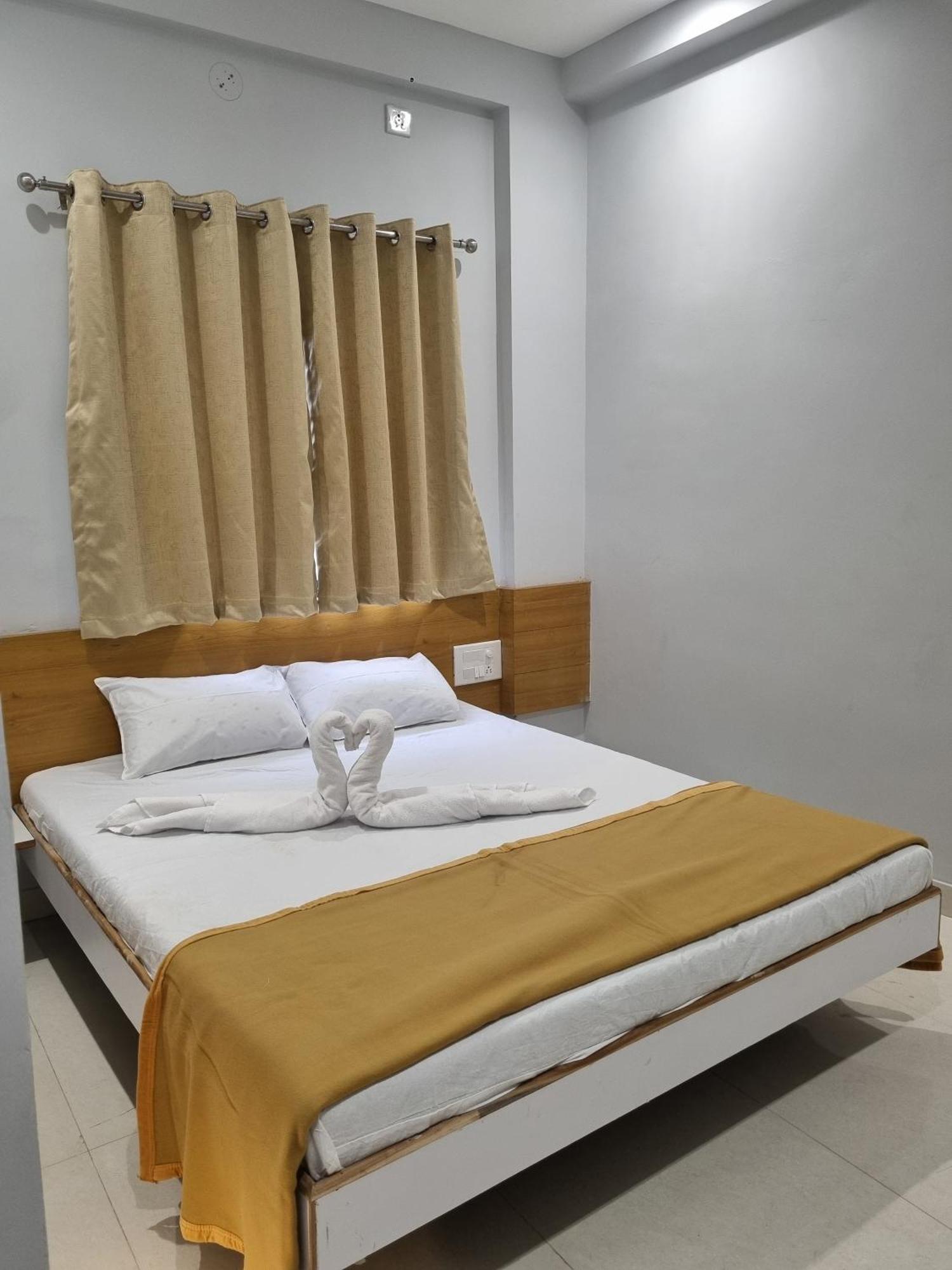 Vivanta Inn Lodge, سولابور المظهر الخارجي الصورة
