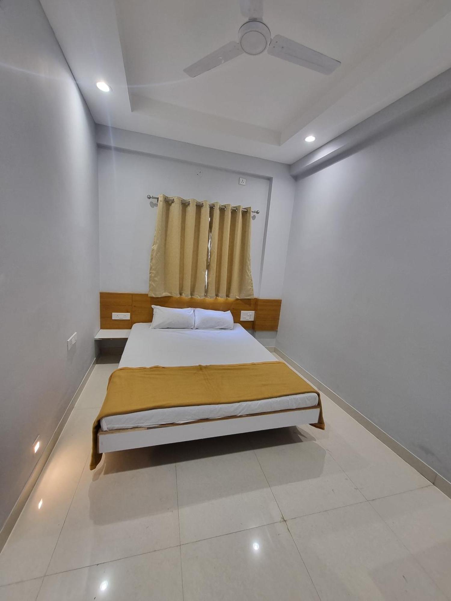 Vivanta Inn Lodge, سولابور المظهر الخارجي الصورة